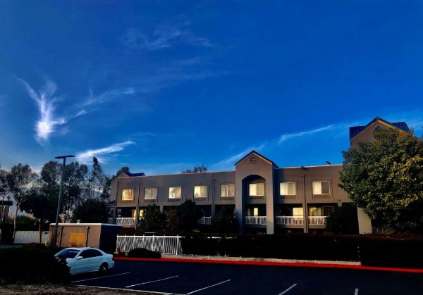 SureStay Hotel by Best Western Ontario Airport image 11