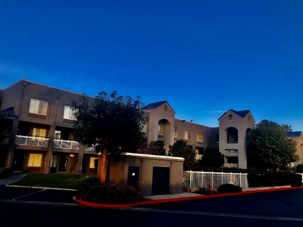 SureStay Hotel by Best Western Ontario Airport image 12