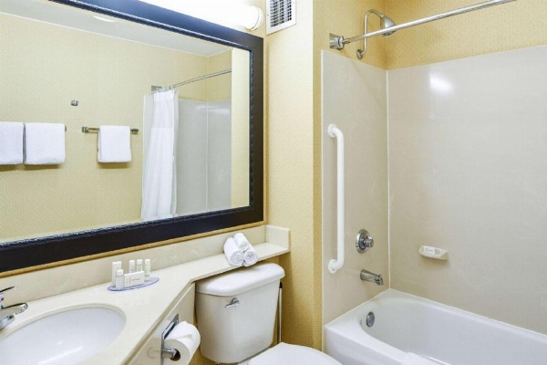 SureStay Hotel by Best Western Ontario Airport image 18